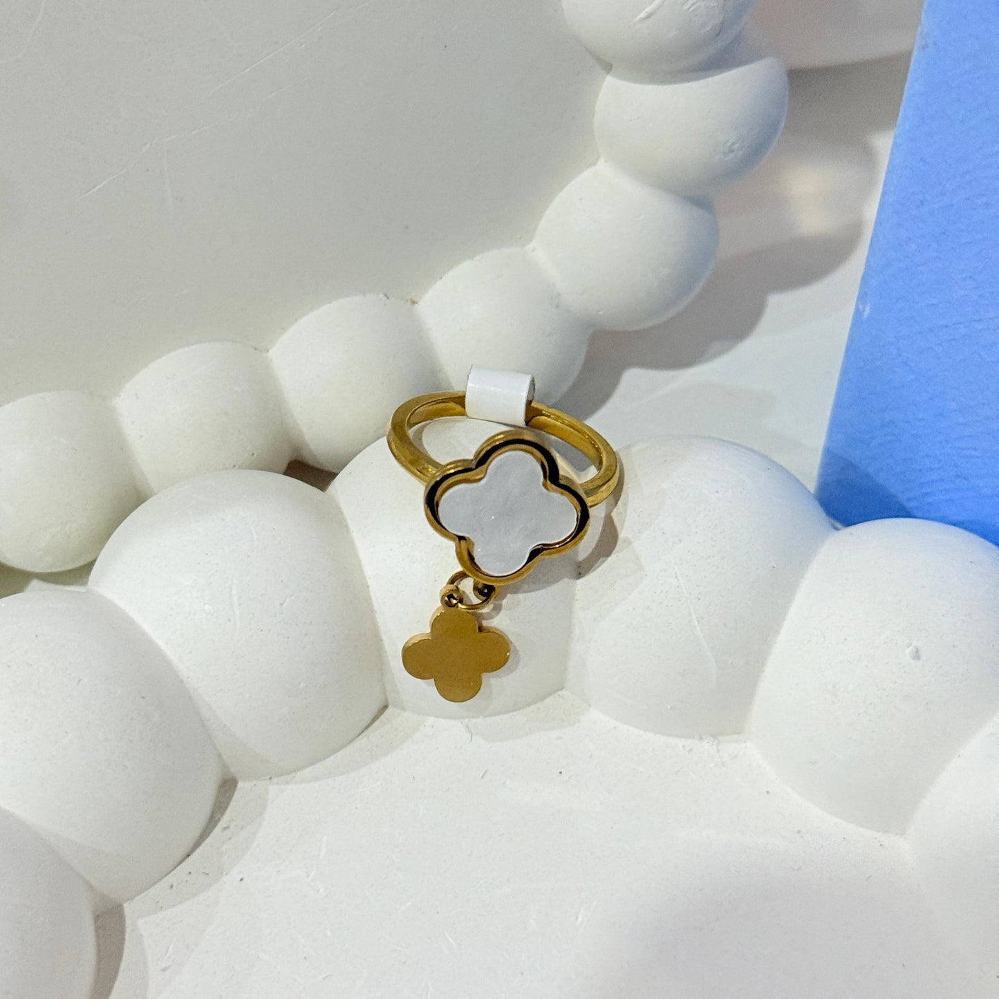 Clover Ring