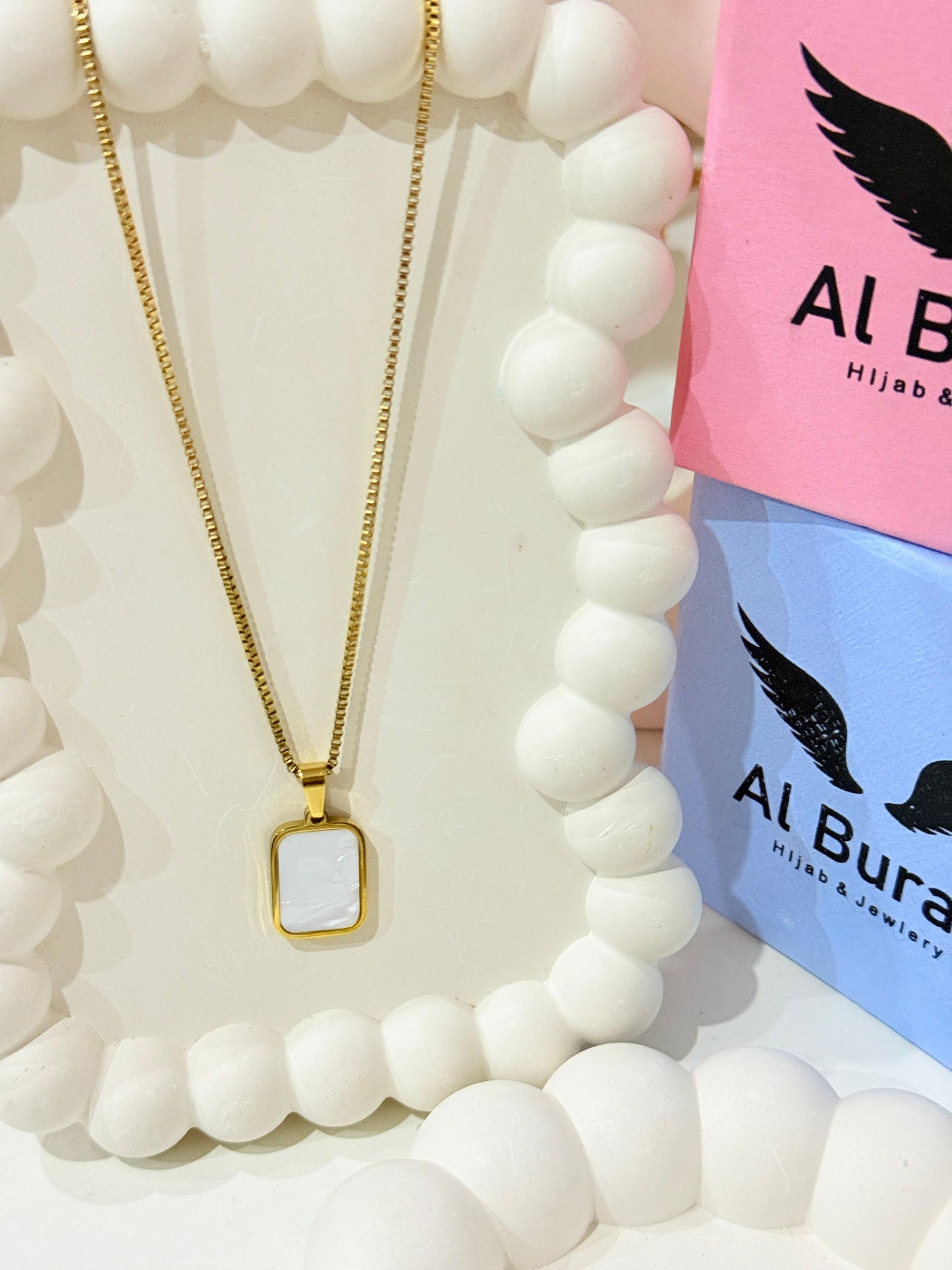 Moon Stone Dainty Necklace White/Black