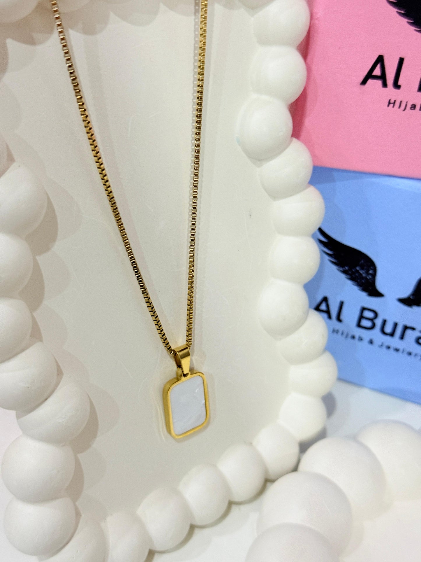 Moon Stone Dainty Necklace White/Black