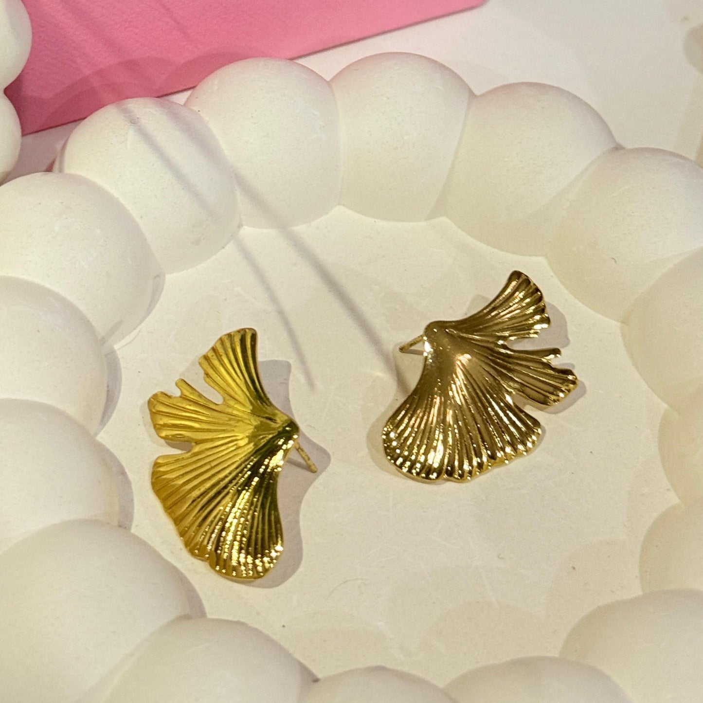 Leaf Stud