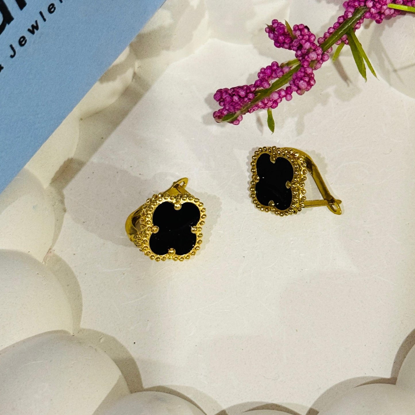 Clover Stud Black