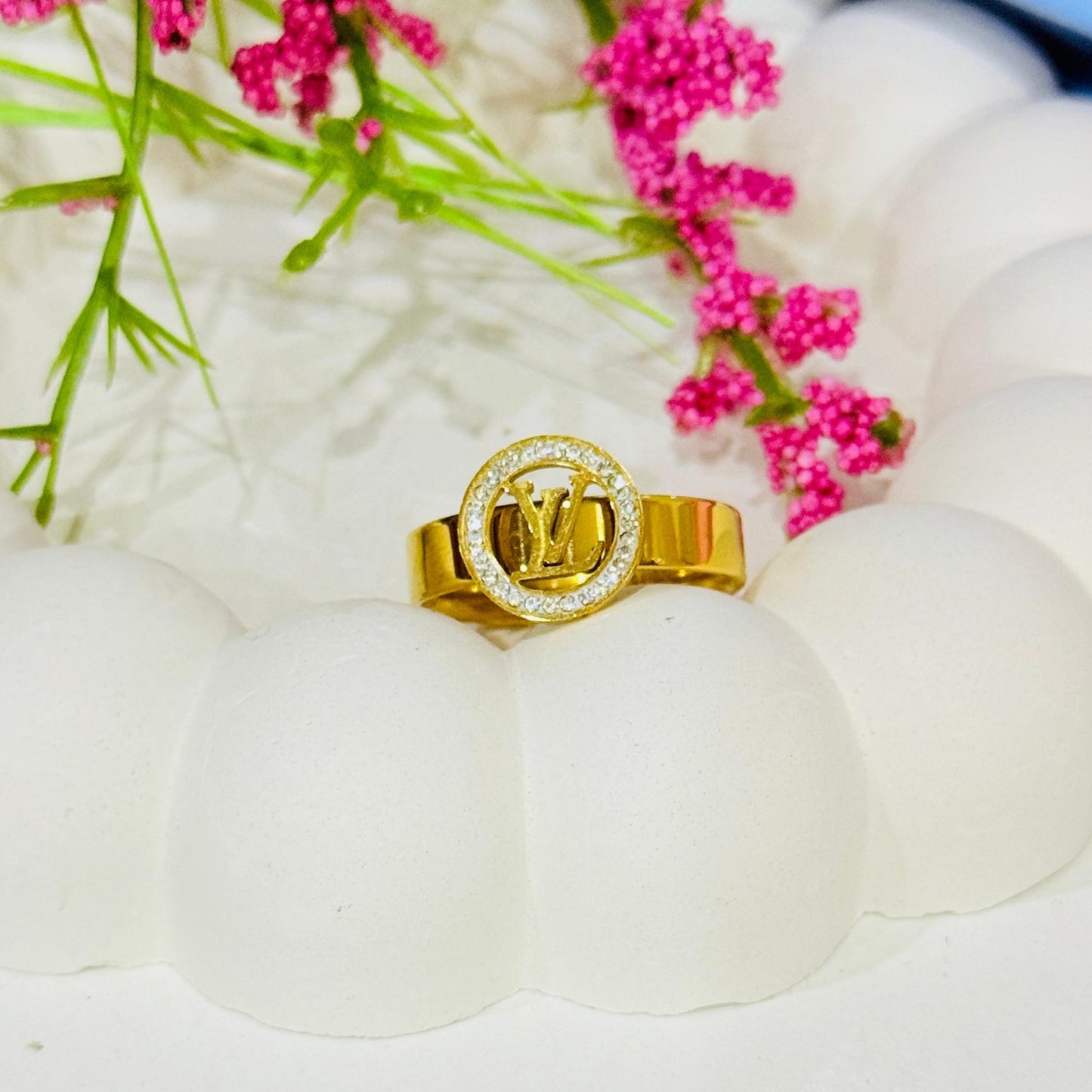 LV Ring