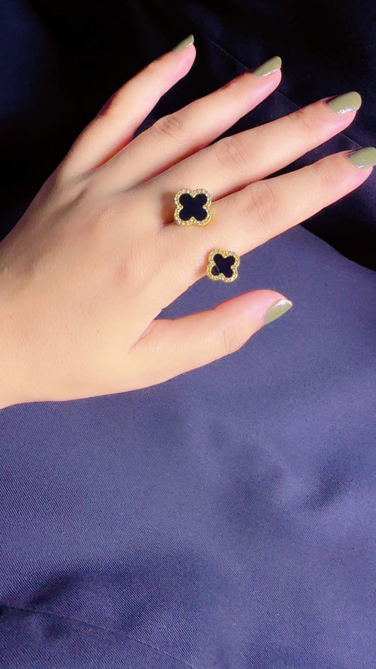 Clover Ring